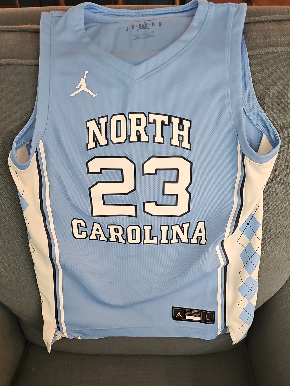 Carolina Boys Large Jordan Jersey